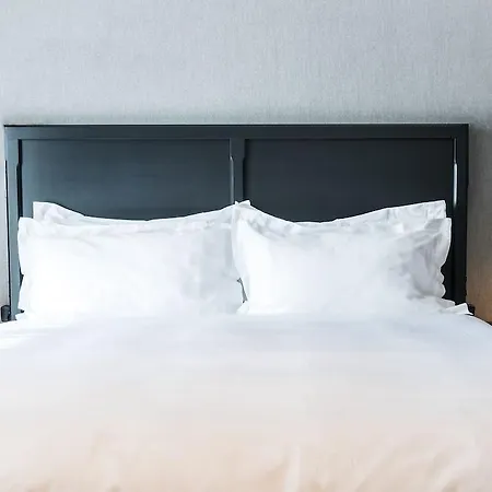 Hotel Pillows Centre 4*