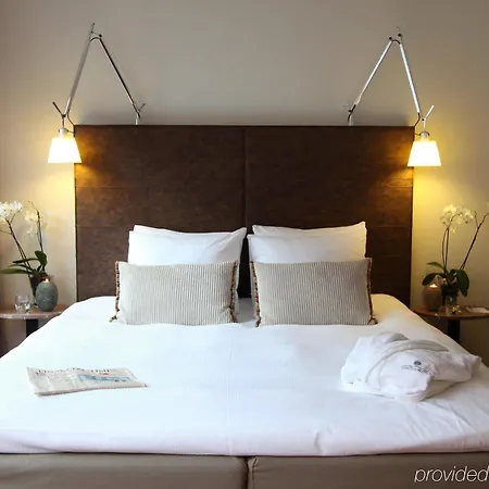 Pillows Centre Hotel